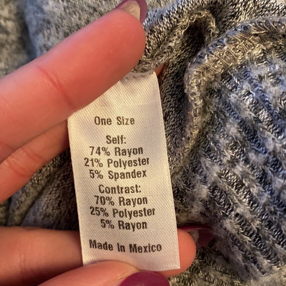 Brandy Melville Grey Cropped Sweater - Picture 4 of 4